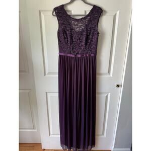David's Bridal Aubergine Purple Lace Chiffon‎ Bridesmaid Formal Gown NWT Size 8